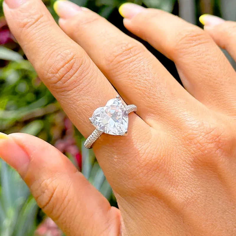 Anel Solitário Coração Zircônia