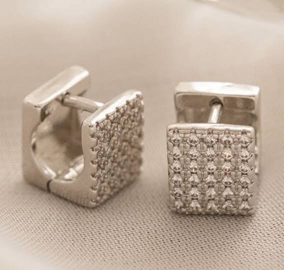 Argola Quadrada Zirconias Em Prata
